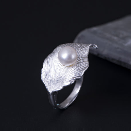 Bague en perle en forme de feuille